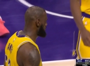 IM体育-詹姆斯刷新世界纪录，羽毛球队教练激动落泪